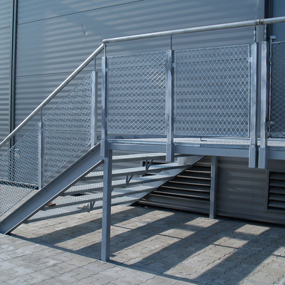 [Translate to Hungary:] Ťahokov - štvorcové otvory - perfora.sk